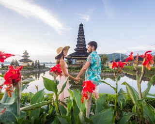 young-couple-at-the-pura-ulun-danu-bratan-bali-2021-09-01-17-17-21-utc-1.jpg